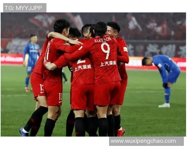 上港与全北佩雷拉激战在即球迷期待精彩对决与胜利时刻 上港与全北佩雷拉激战在即球迷期待精彩对决与胜利时刻